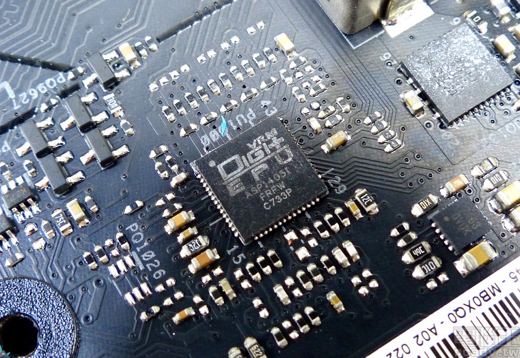 ASP1405I 晶片負責控制處理器核心與內建顯示繪圖供電