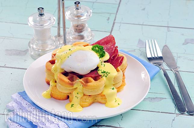 Resep Waffle Lezat: Eggs Benedict Waffle