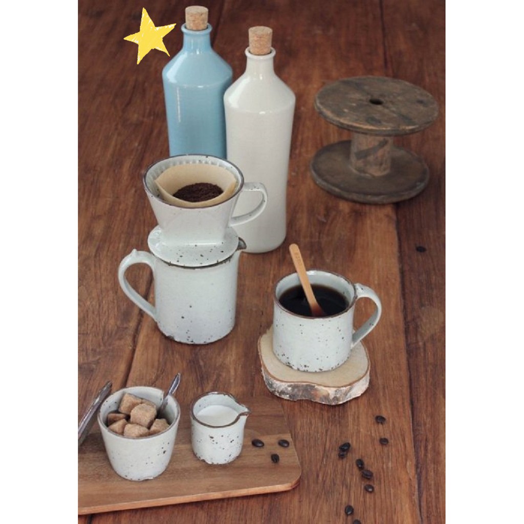 日本滋賀縣信樂燒（限量銷售）日本六大古窯，古樸質感美學傳統技藝現代設計，展現食器新意日本製造原裝進口，檢驗合格餐具樸實粗曠質地、釉色自然流動純手工製造鐳礦石的功能信樂燒瓶裡使用天然鐳礦石的原土這個天然