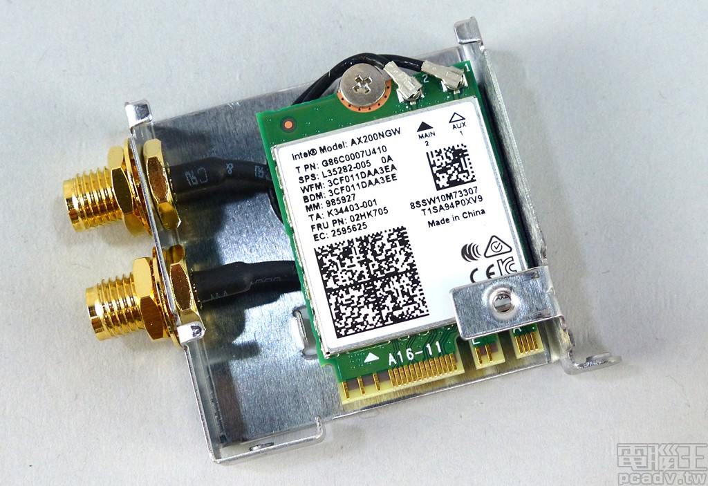 ▲ 無線網路卡選用近期便宜又大碗的 Wi-Fi 6 AX200，支援 802.11ax 規範，雙天線雙空間流於 5GHz 頻段/160MHz 頻寬連線速度可達 2402Mbps。