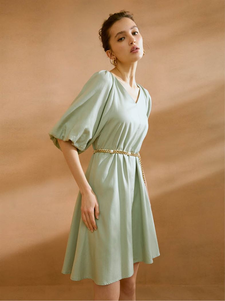 優雅光澤公主袖洋裝