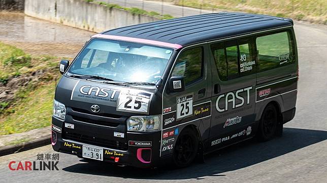 最大隻」賽車！Toyota Hiace/Gravia超重磅「Rally Edition」 | CARLINK