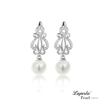 ◆大東山珠寶，50多年魅力品牌! ◆深情詩人羅葉：珍珠是從一粒細沙開始的，愛也是 ◆自然珍珠光澤，閃耀自然光輝在耳際◆Luperla珠寶輕美學，獻給懂得時尚品味珍藏的你◆天然珍珠 x 925純銀墜飾，