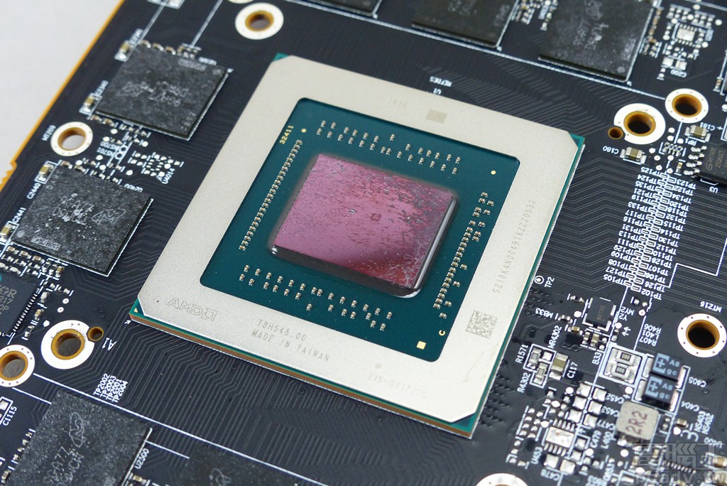 Navi 10 顯示繪圖晶片。