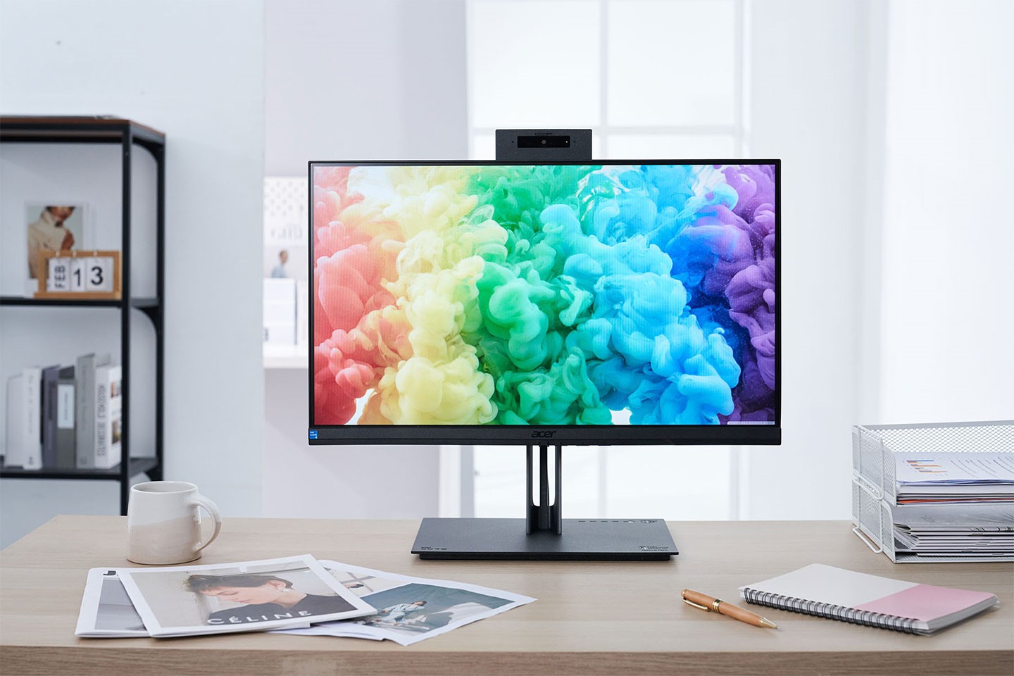 Veriton Vero AIO PC 的顯示器尺寸適中，同時透過窄邊框設計進一步放大顯示範圍，並內建了多重護眼技術，為重度使用族群帶來更舒適、健康的體驗。