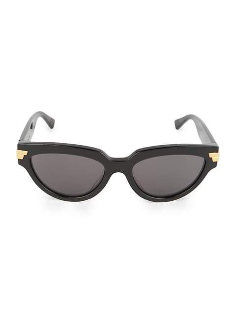 90s-inspired narrow style with iconic hardware at the temples.; 100% UV protection; Case and cleanin