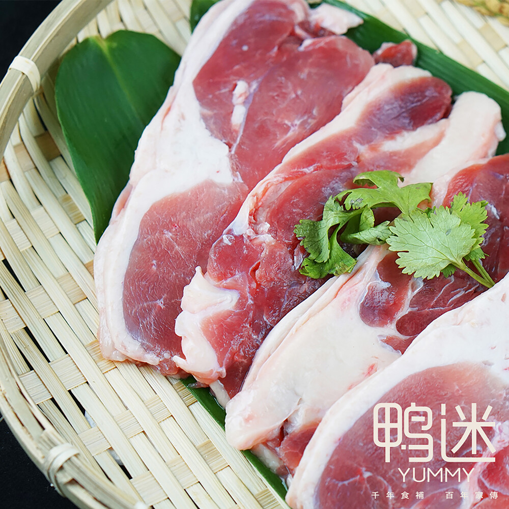 堅持使用當日現宰溫體鴨隻 通過iso-22000及haccp食品安全管制檢驗 鴨肉脂肪熔點低富含必需胺基酸鐵質豐富 櫻桃原木鴨肉片 挑選肉質豐厚3.5kg以上櫻桃鴨僅採用鴨胸及鴨腿肉製作取薄皮0.2c