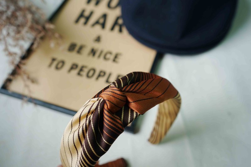 古董領帶改造配件作品之一-髮箍 開放客製-請至[客製專區]挑選欲改造的領帶花色後留言討論