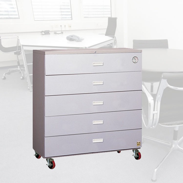 外尺寸：寬106x高106x深47cm內尺寸：寬98x高15.7*5x深34.3cm容積：479公升 耗電量：22W#防潮箱 #收藏家防潮箱 #防潮衣櫃 #防潮櫥櫃 #電子防潮箱 #四保 #除濕 #乾