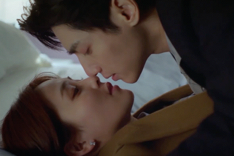 《半是蜜糖半是傷》羅雲熙&白鹿吻戲