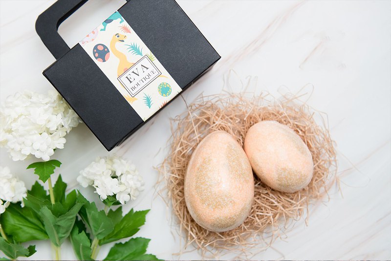 今年最夯的話題~你孵蛋了沒?! 全台最有趣的泡澡玩具！EVA恐龍蛋泡澡球