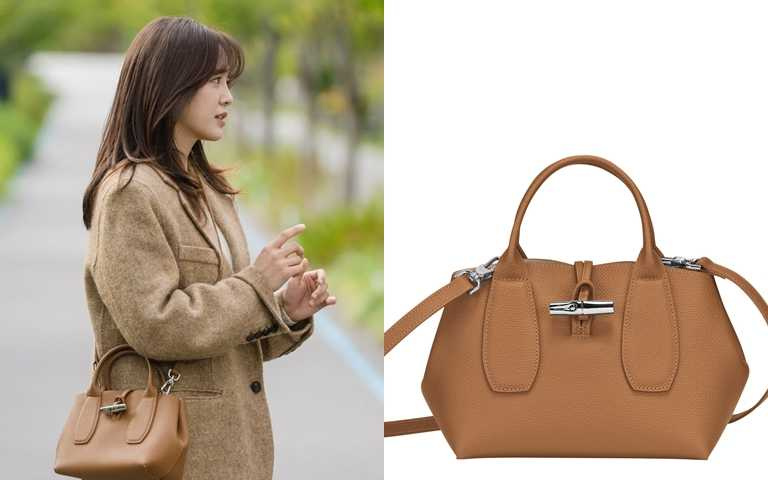 小資女造型時，選搭的是Longchamp ROSEAU系列手提包S(黃褐色)／15,500元（圖／翻攝網路、品牌提供）