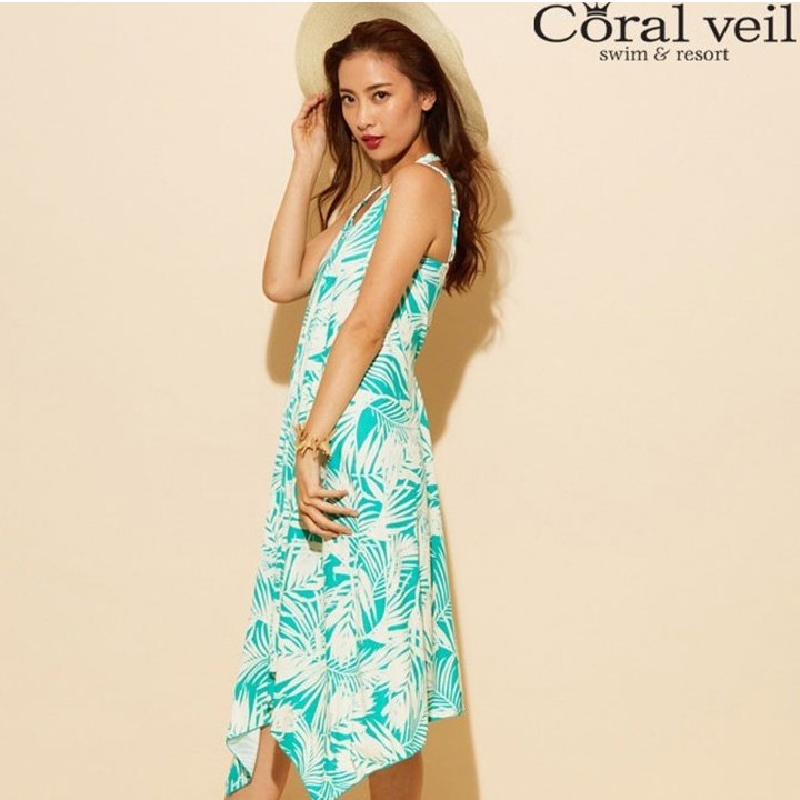 【漾著】Leaf shadow 葉影綠 3件式長版泳裝 編號8571-50-11號幾何圖形採雙色大膽的葉影圖樣的洋裝度假風泳裝。設計師以夏天為主題著重配色的鮮明感，是款日本極為人氣的洋裝度假風泳裝。泳