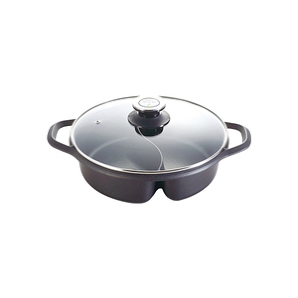 經過不沾處理而成，導熱均勻，鍋身一體成形無鉚釘設計，不易藏污納垢，S形設計，避免混鍋，可以同...