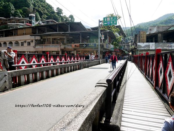 【烏來一日遊】#烏來老街 #必買伴手禮 #景麗特產行 #小米麻糬 #溫泉 #烏來台車 #瀑布 #烏來美食 #烏來景點 (5).JPG