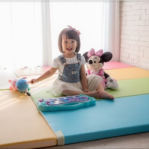 >擁有兩種模式，圍欄/地墊 隨心情變換組裝 >圍欄模式 (140 100 高 50cm) >地墊模式 (200 190 厚 4cm) >超黏魔鬼氈特殊設計，強力連接安全無虞