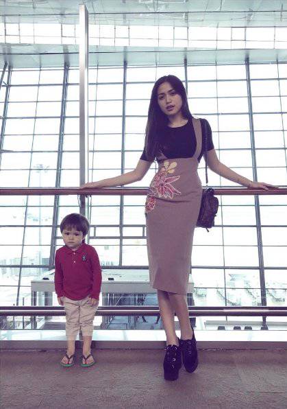 7 Gaya Fashion Selebriti Indonesia Saat di Bandara, Mana Favoritmu?