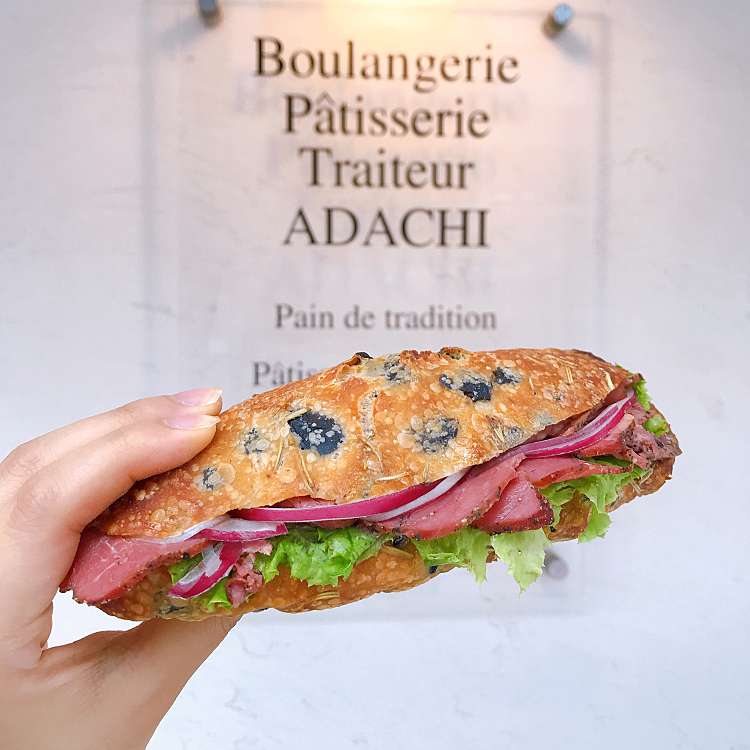 横浜市内の美味しいパン屋 をテーマにユーザーが訪れた場所を元に作成されたおすすめのグルメ店 By Line Place