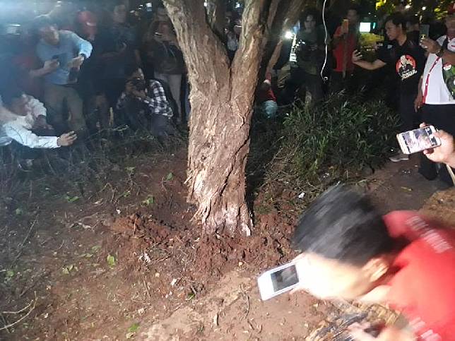Lokasi sumber ledakan di area Parkir Timur Senayan yang terjadi saat debat capres berlangsung, Ahad petang, 17 Februari 2019. TEMPO/Francisca Christy Rosana