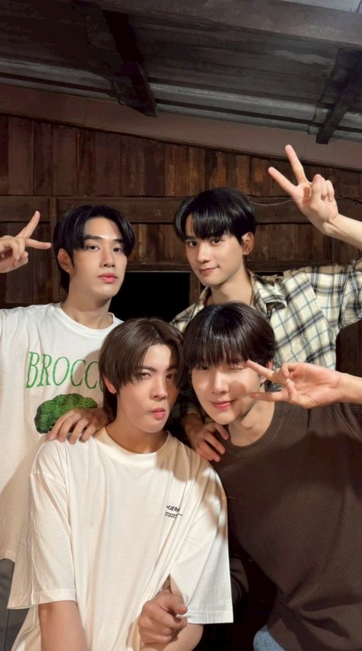 แจกรูปเก่งน้ำปิง/เติ้ลเฟิร์สวัน