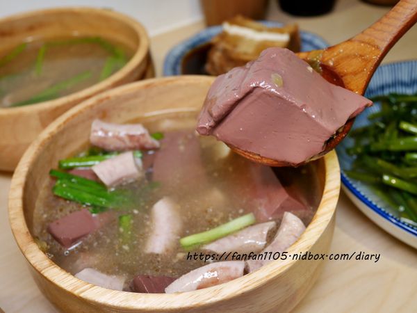 【汐止美食】鄉下人-豬血湯肉燥麵 #古早味 #豬血湯 #燙青菜 #香辣麵 路邊攤價格，冷氣開放文青風店面 (34).JPG