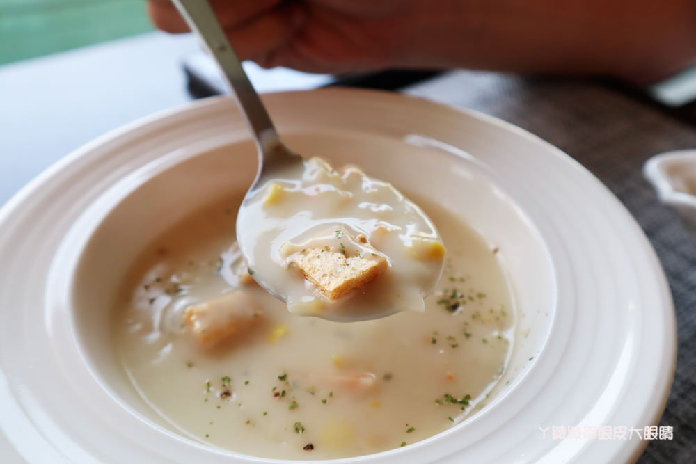 竹北平價美食餐廳推薦流浪貓香草義式廚房，竹北新開幕寶可夢主題美食餐廳！貓奴們快來找主子