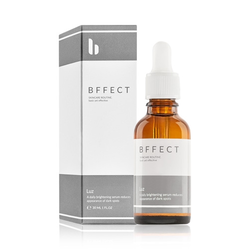 Potassium Methoxysalicylate 2%：衛生署核可之美白成分，淨白肌膚，降低黑色素生成，淡化斑點，讓肌膚呈現透亮光澤。 Tranexamic Acid (傳明酸) 2%：衛生署核