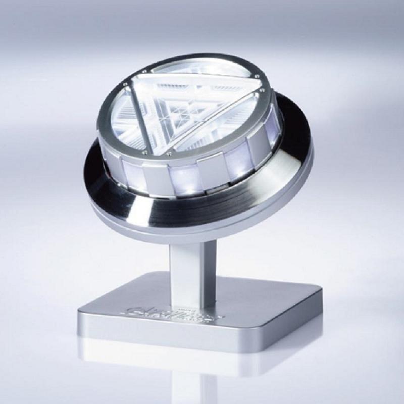 以及讀取多組隨身碟 -行動電源放上充電座即可透過Pin腳接觸充電，亦可單獨插MicroUSB線單獨充電 附贈絨布收納袋 更多MARVEL系列商品請搜尋 