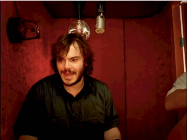 Nggak Cuma Jared Leto, Ini Dia 10 Aktor Hollywood Yang Juga Seorang Frontman Band