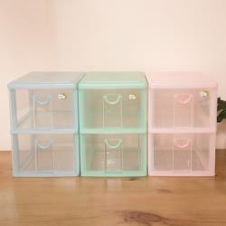 ◎可搭配作堆疊|◎三色可選，色彩繽紛|◎台灣製造品質保證種類:桌上收納類型:桌上抽屜櫃主材質:塑膠材質說明:聚丙烯（P.P)層數:二層抽屜:二抽組裝方式:不需顏色:粉紅色系,藍色系,綠色系品牌:將將好