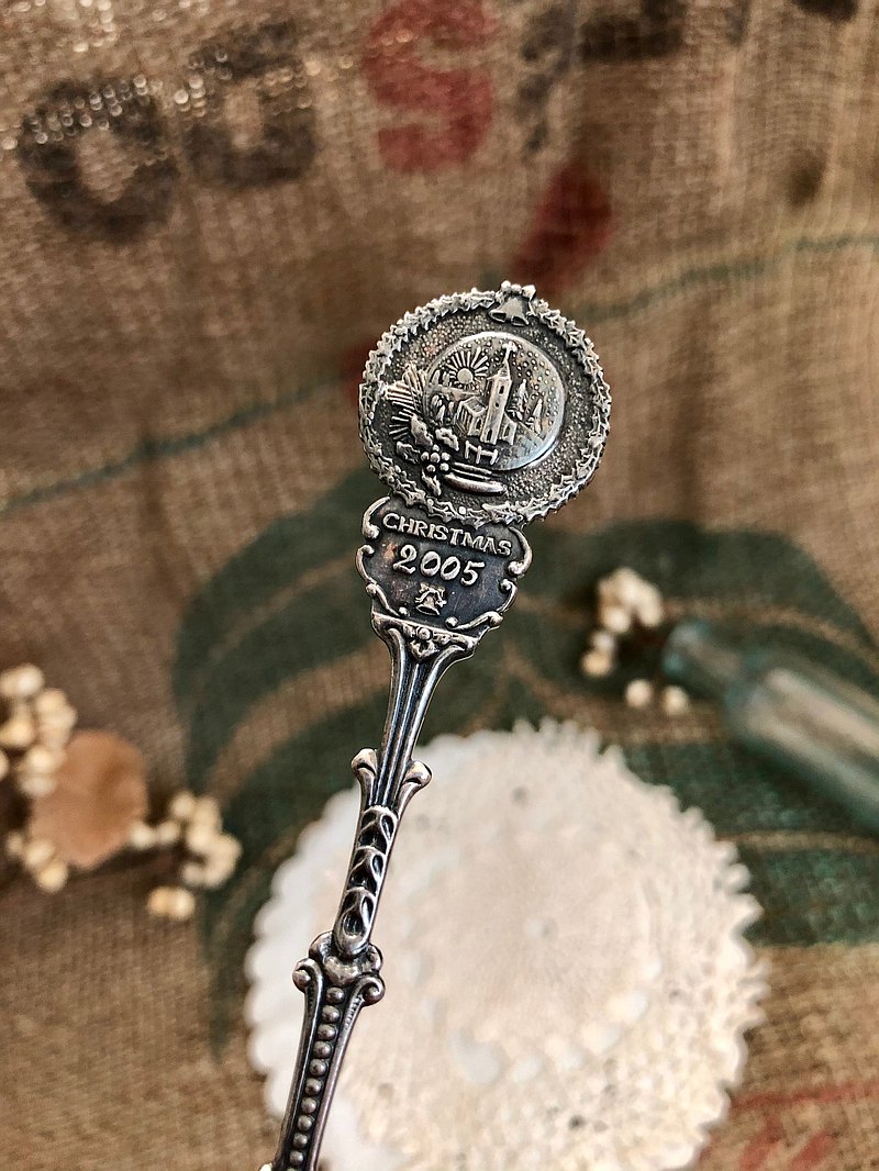 Vintage 2005 Christmas Souvenir Spoon