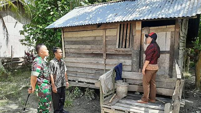 Kisah Nenek Sempel Sebatang Kara di Perbatasan Indonesia-Malaysia