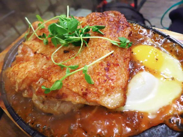 【蘆洲餐廳】皇品牛排-比臉還要大二倍以上的雞排 【蘆洲餐廳】皇品牛排-比臉還要大二倍以上的雞排