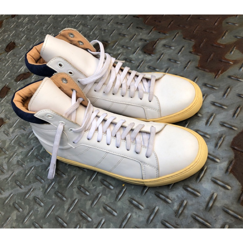 Size : Man 7 - 11 ( 25cm - 29cm ) Lady 36 - 39 (23cm - 25cm )Material : Fine LeatherColor : WhiteSho