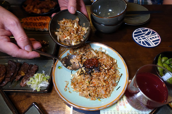 板橋深夜美食-老味噌居酒屋，江子翠捷運美食，板橋江子翠好吃串燒，能開心吃燒烤喝酒的板橋人氣宵夜推薦 