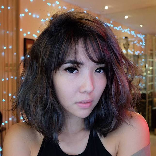 Sudah Jadi Ibu 8 Seleb Ini Bak ABG dengan Gaya Rambut Berponi Sudah Jadi Ibu 8 Seleb Ini Bak ABG dengan Gaya Rambut Berponi