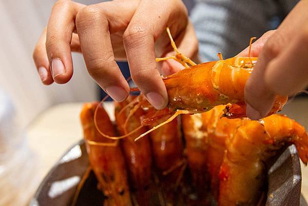【台北美食】公館活蝦-新鮮活跳跳的美味活蝦餐廳，環境舒適又好吃