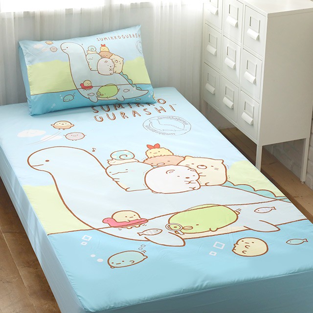 尺寸: 單人105x186cm (3.5x6.2尺) 台灣製造，安心滿分內容物：單人床包x1 + 信封式枕套x1 床包採用ㄇ字型全覆式鬆緊帶超療癒角落小夥伴營造溫馨空間氛圍。台灣正版授權商品內容物：單