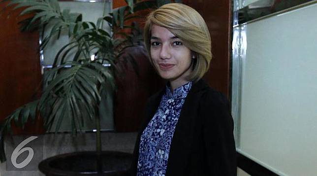 Ubah Warna Rambut, Sheila Marcia Terlihat Semakin Keibuan