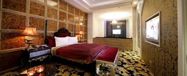 台中杜拜風情時尚旅館 杜拜風情假日住宿券(游泳池+KTV)