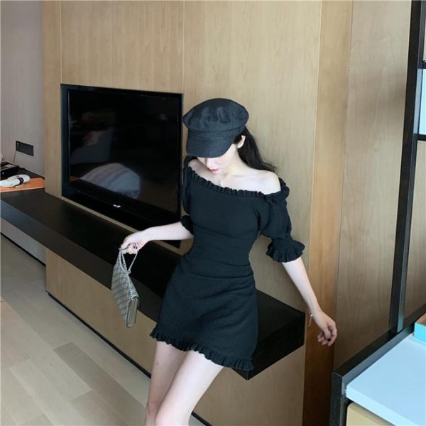 韓版風性感露肩木耳邊一字領短袖連身裙純色修身包臀裙