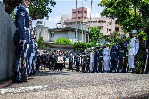 郝柏村低調出殯　軍方高規格送別曝光