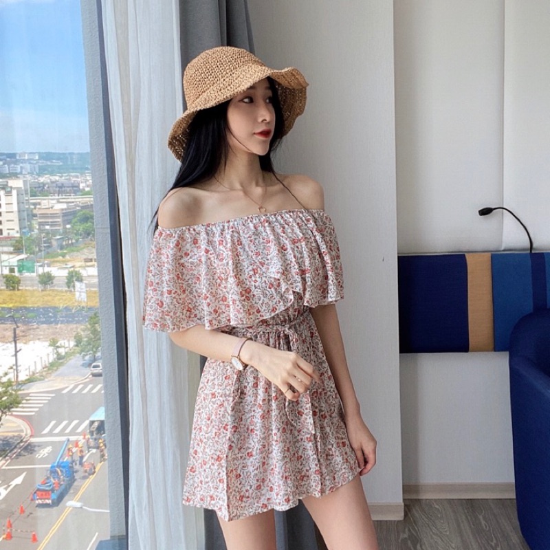 氣質杏色 搭配散落的玫瑰花瓣甜美仙氣十足連身褲子設計， 喜歡穿洋裝不怕走光還有貼心口袋顯瘦一字領綁帶收腰~~-- 衣長64 腰圍鬆緊彈力 肩寬不限制 cm（版型合適S-XL腰）-♡100%全實拍,不定