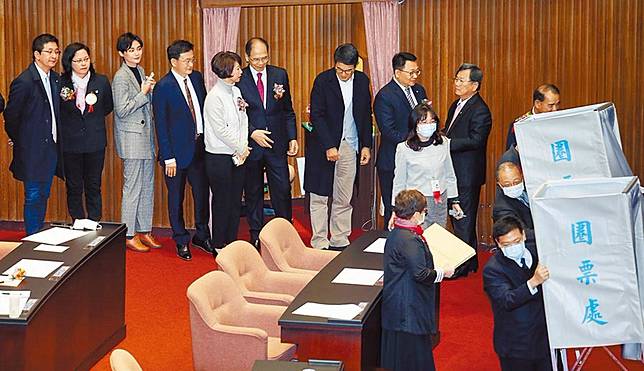 國民黨荒唐跑票 倒戈支持賴品妤