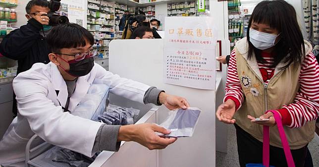 亂塞口袋、包包防疫NG　護理師教口罩保存「4撇步」延長使用壽命