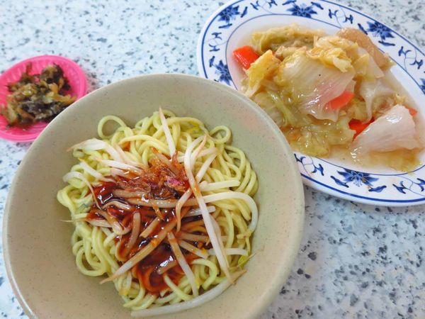 【蘆洲美食】永樂阿賢切仔麵-1碗只要15元的乾麵、魯肉飯 【蘆洲美食】永樂阿賢切仔麵-1碗只要15元的乾麵、魯肉飯