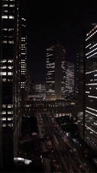暗闇　二  隠 レタ  俺　。