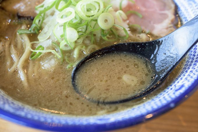 日本拉麵湯頭種類分為清湯和濃白高湯 Favyjapan