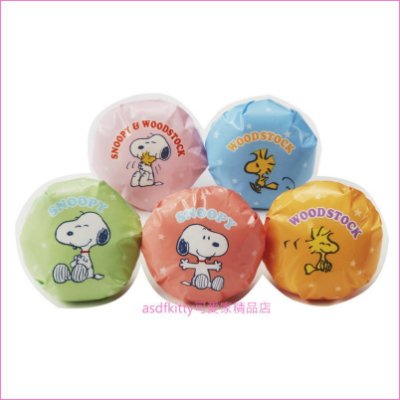 非便宜仿冒品或外流品或是原單.仿冒品材質不明.您敢用嗎? 包飯糰的紙約18*18公分 有5個花樣-每個花樣有3張 一包裡面共有15張包飯糰紙+15張封口貼紙 耐熱80度 耐冷-30度 食品可用等及原料