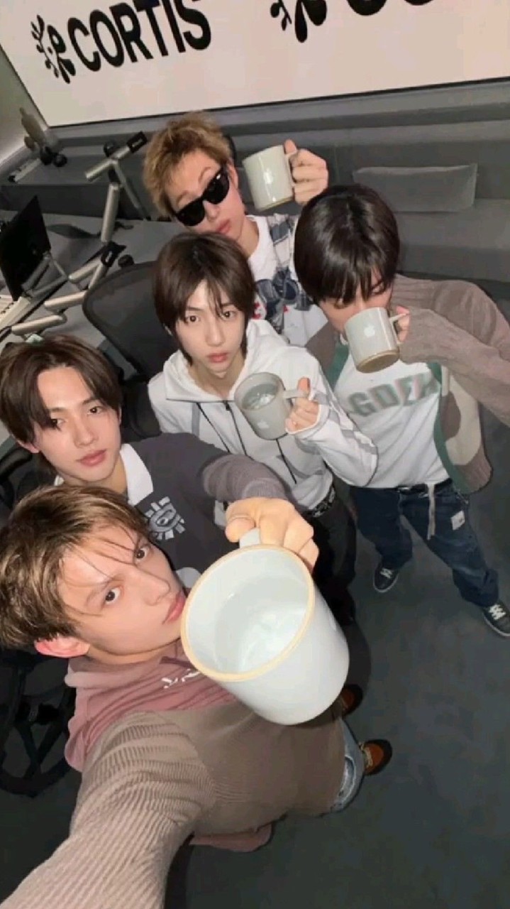 𝑪𝑶𝑹𝑻𝑰𝑺自印、飯制ೀ